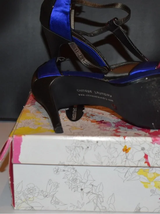 Chinese Laundry Blue and Burgundy T-Strap Heels - Picture 5 of 8